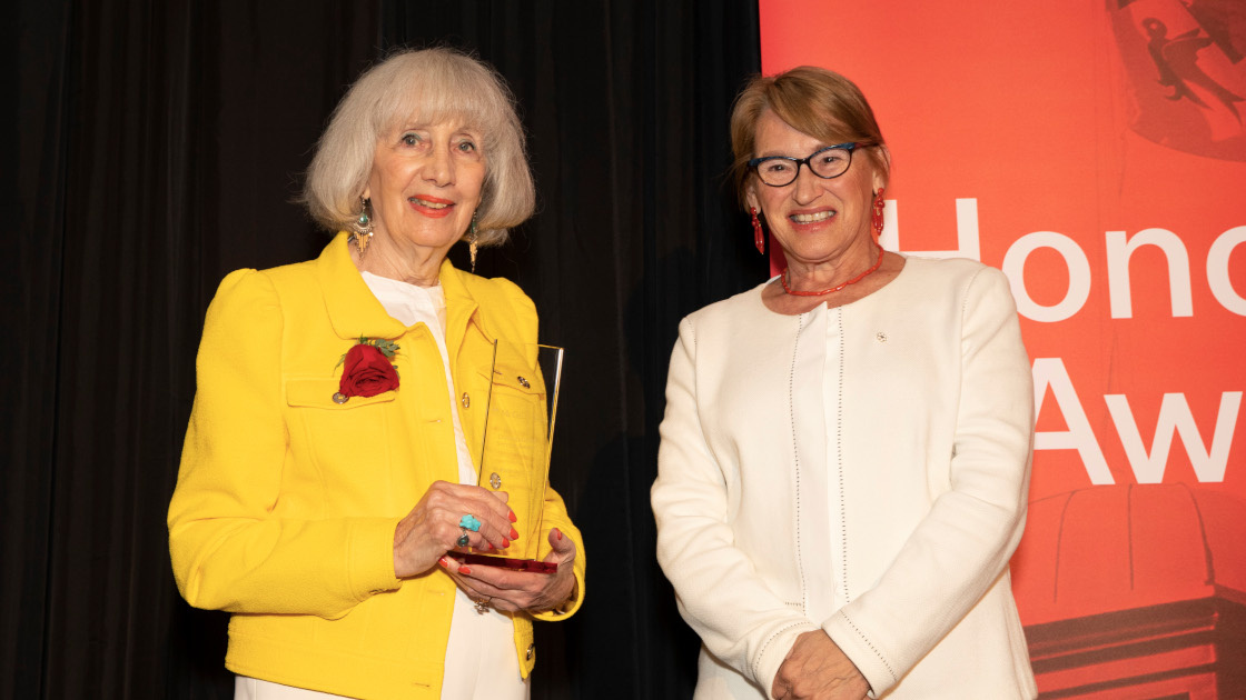 Dr. Muriel Gold, recipient of the Distinguished Service Award, with Principal Suzanne Fortier